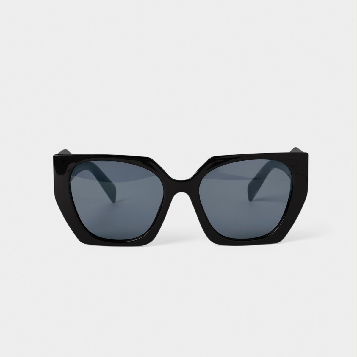 Corsica Sunglasses in Black