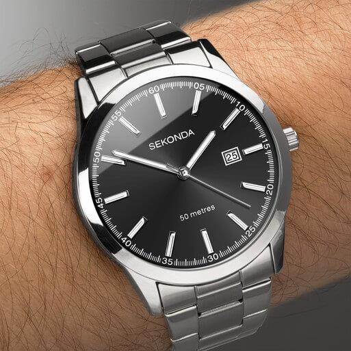 Silver Case With Black Dial & Stainless Steel Bracelet Mens Watch