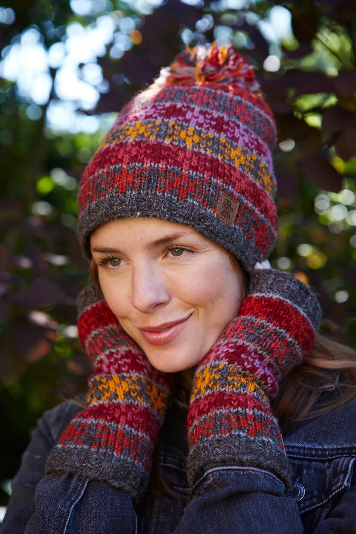 Tintagel Handwarmer (Fine Knit)