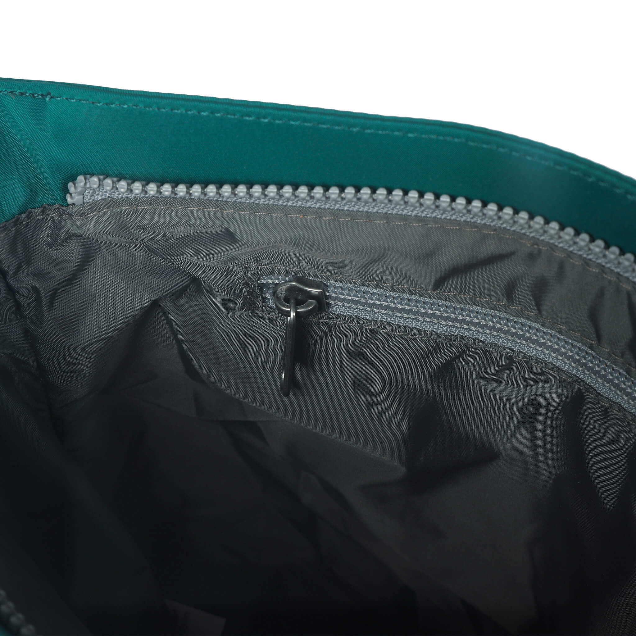 Kennington B Medium Sustainable Nylon Teal