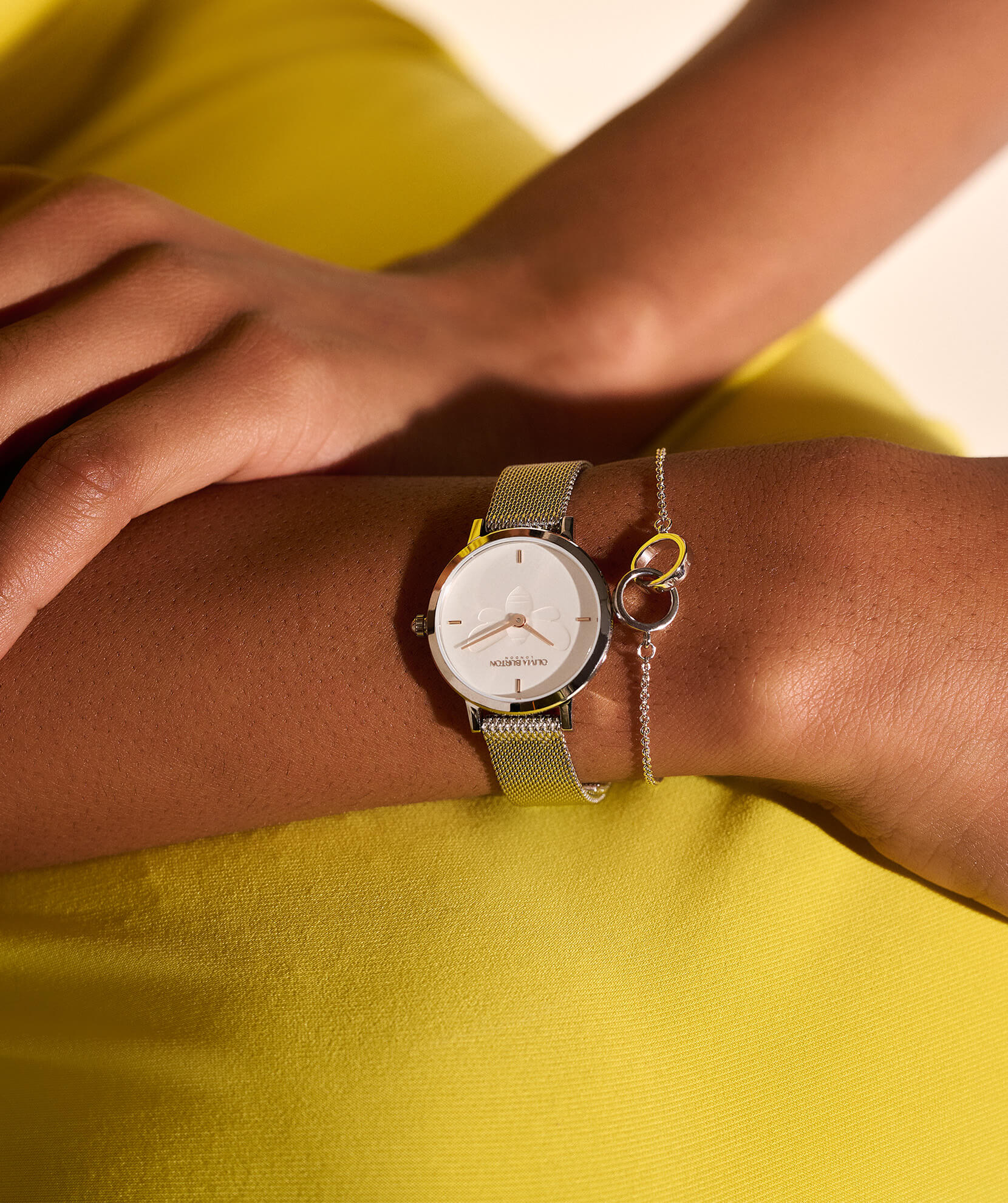 Signature Bee Ultra Slim Metallic White & Silver Mesh Watch