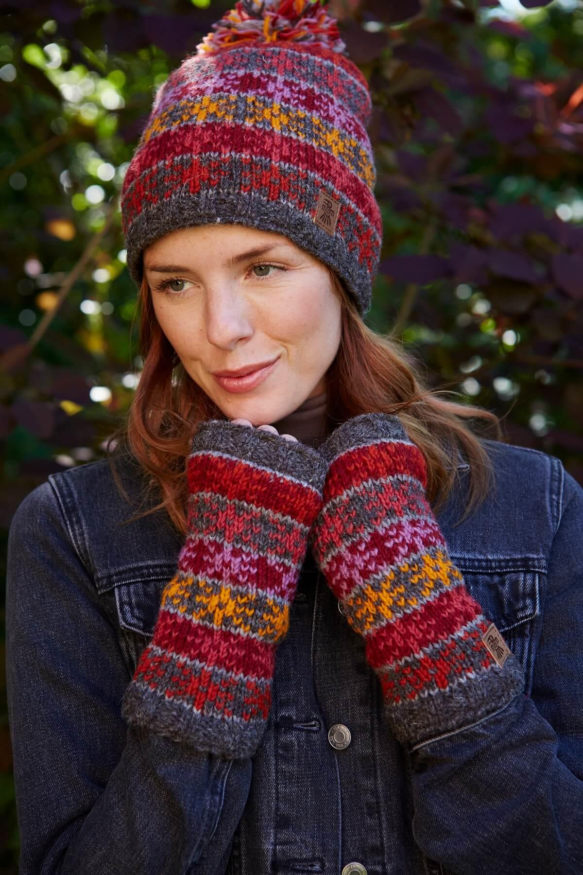 Tintagel Handwarmer (Fine Knit)
