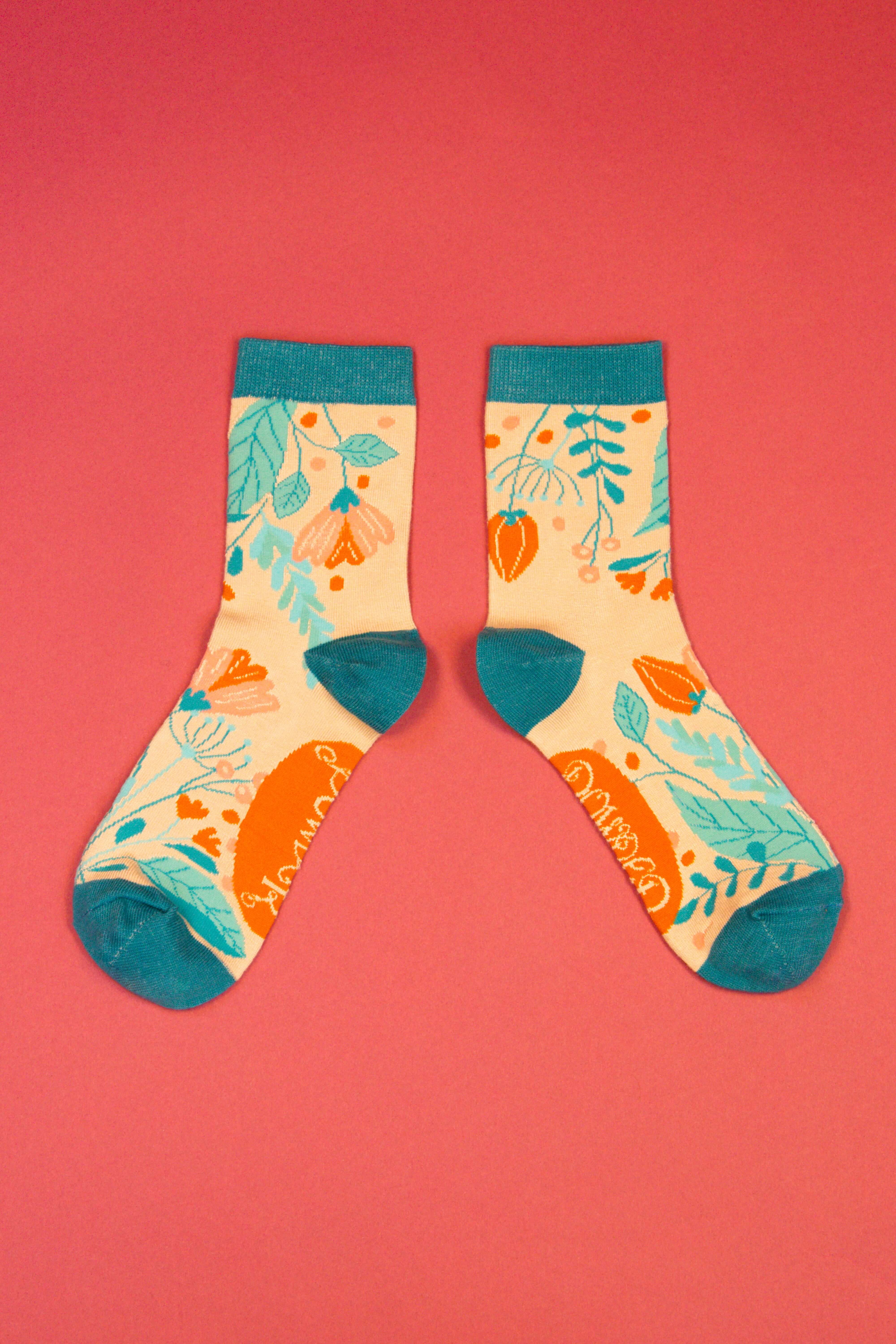 Delicate Floral Ankle Socks- Ice