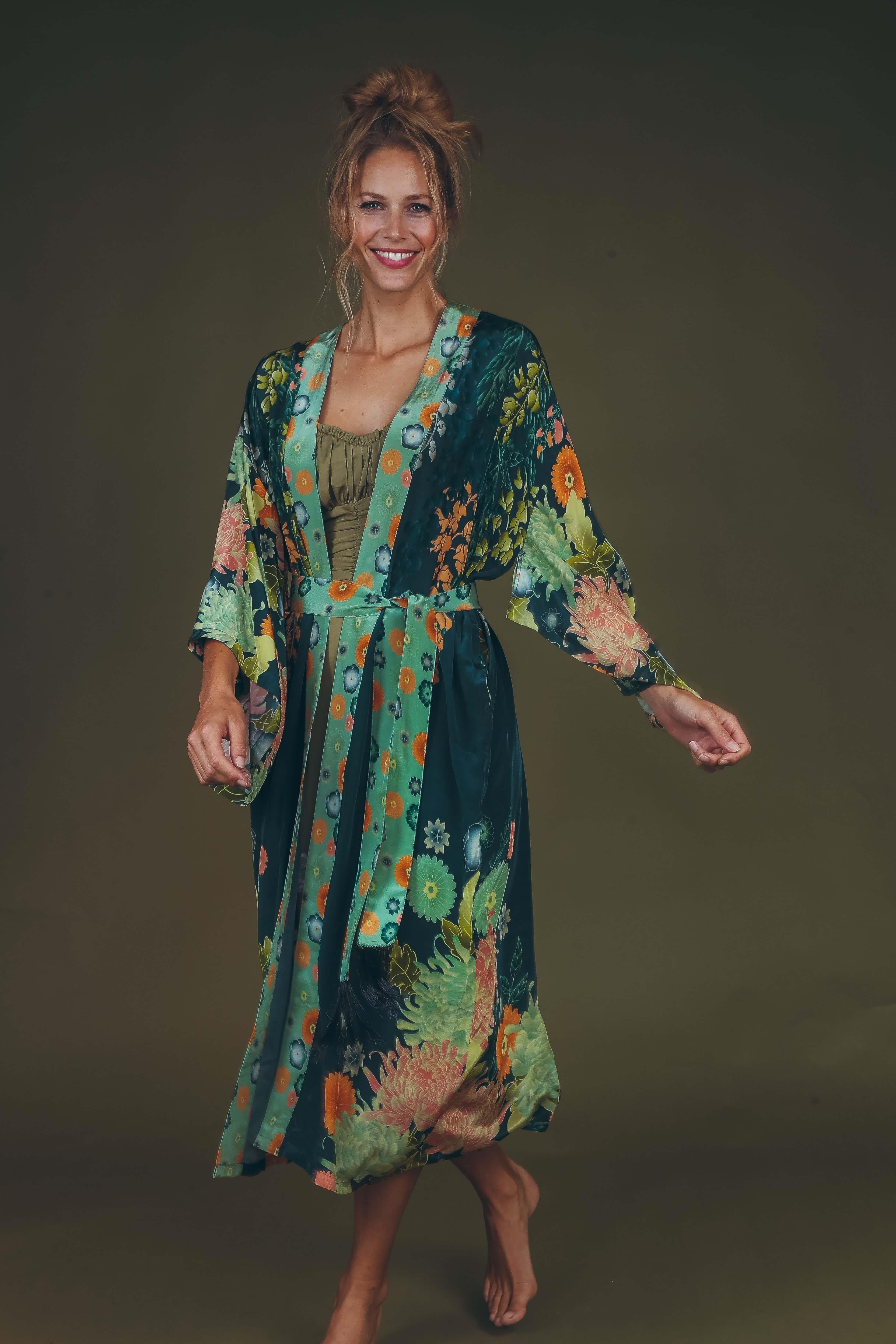 PRINTED KIMONO GOWN - Trailing Wisteria Ink