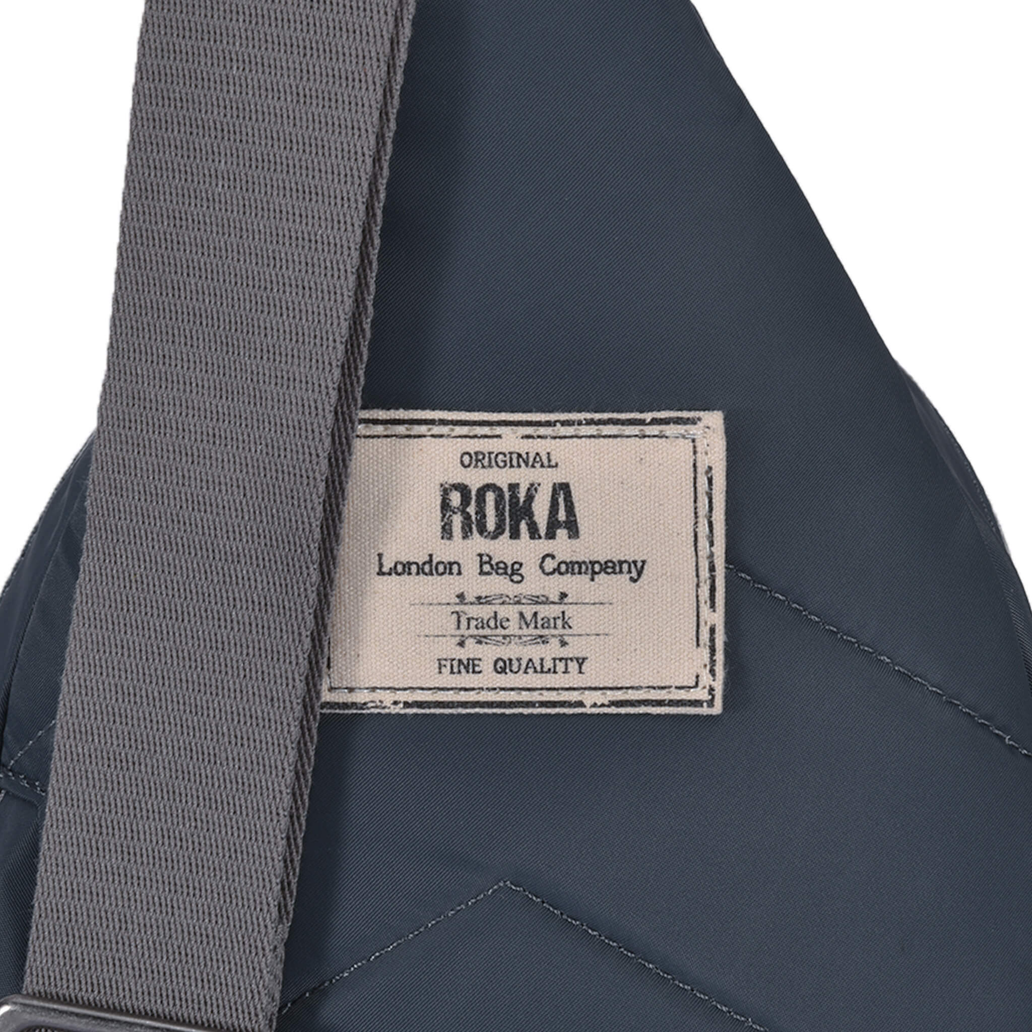 Willesden B Large Sustainable Nylon Smoke