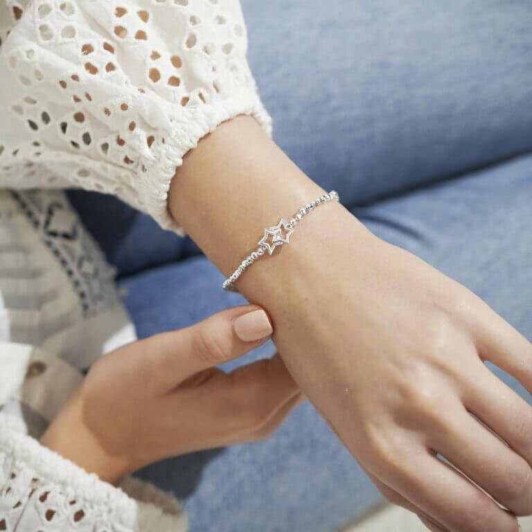 Forever Yours 'Amazing Auntie' Bracelet