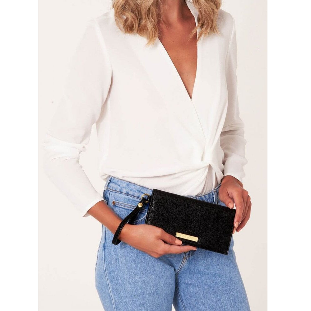 Cleo Wristlet | Black | 10 X 19 Cm