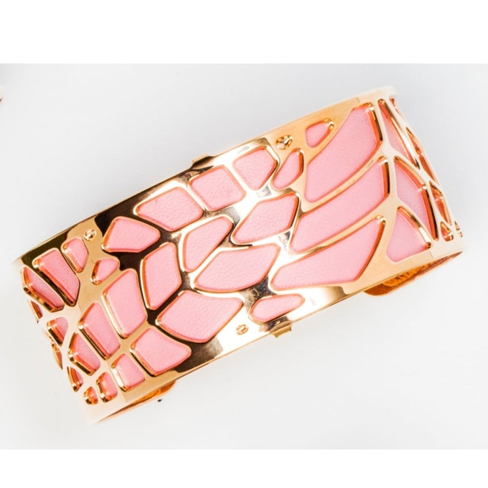 Gold Plated Aloe Patteren 25MM Cuff