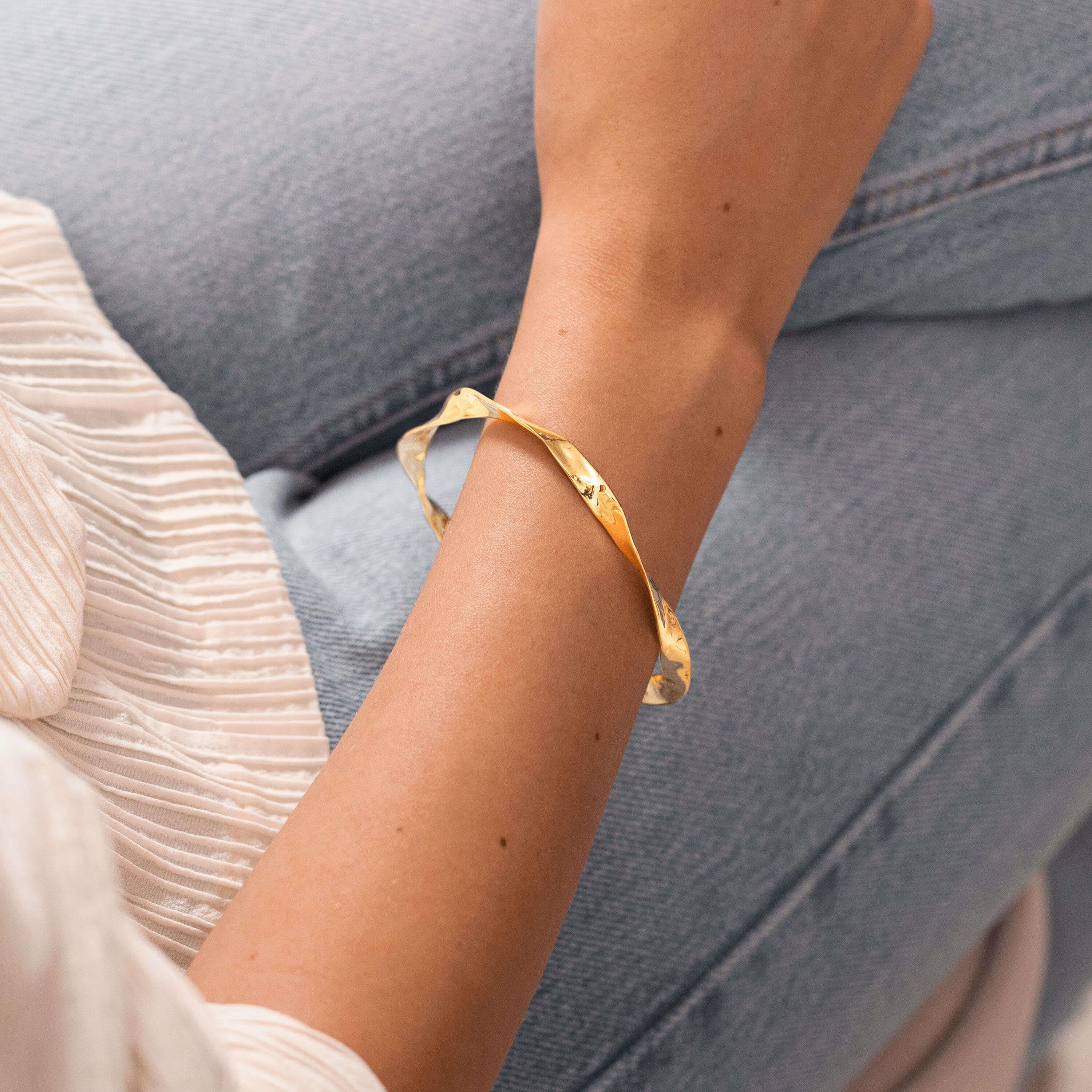 Riviera | Hammered Wave Bangle | Gold | Bangle