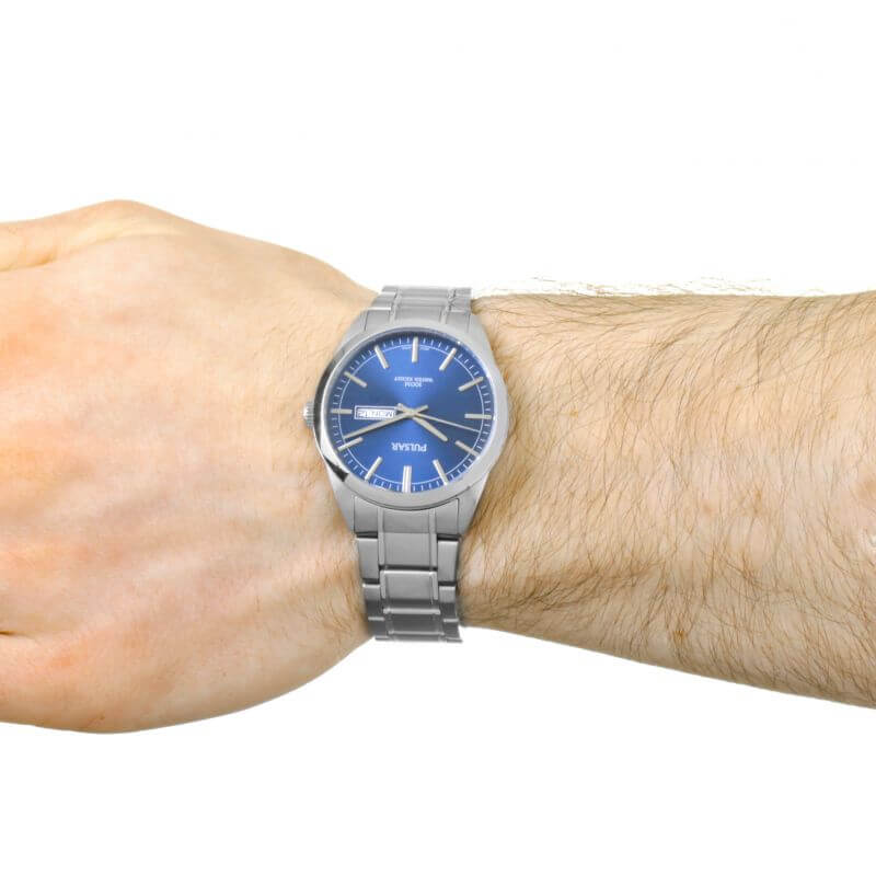 Blue Day/Date Display Dial With Steel Bracelet Strap Gents Watch