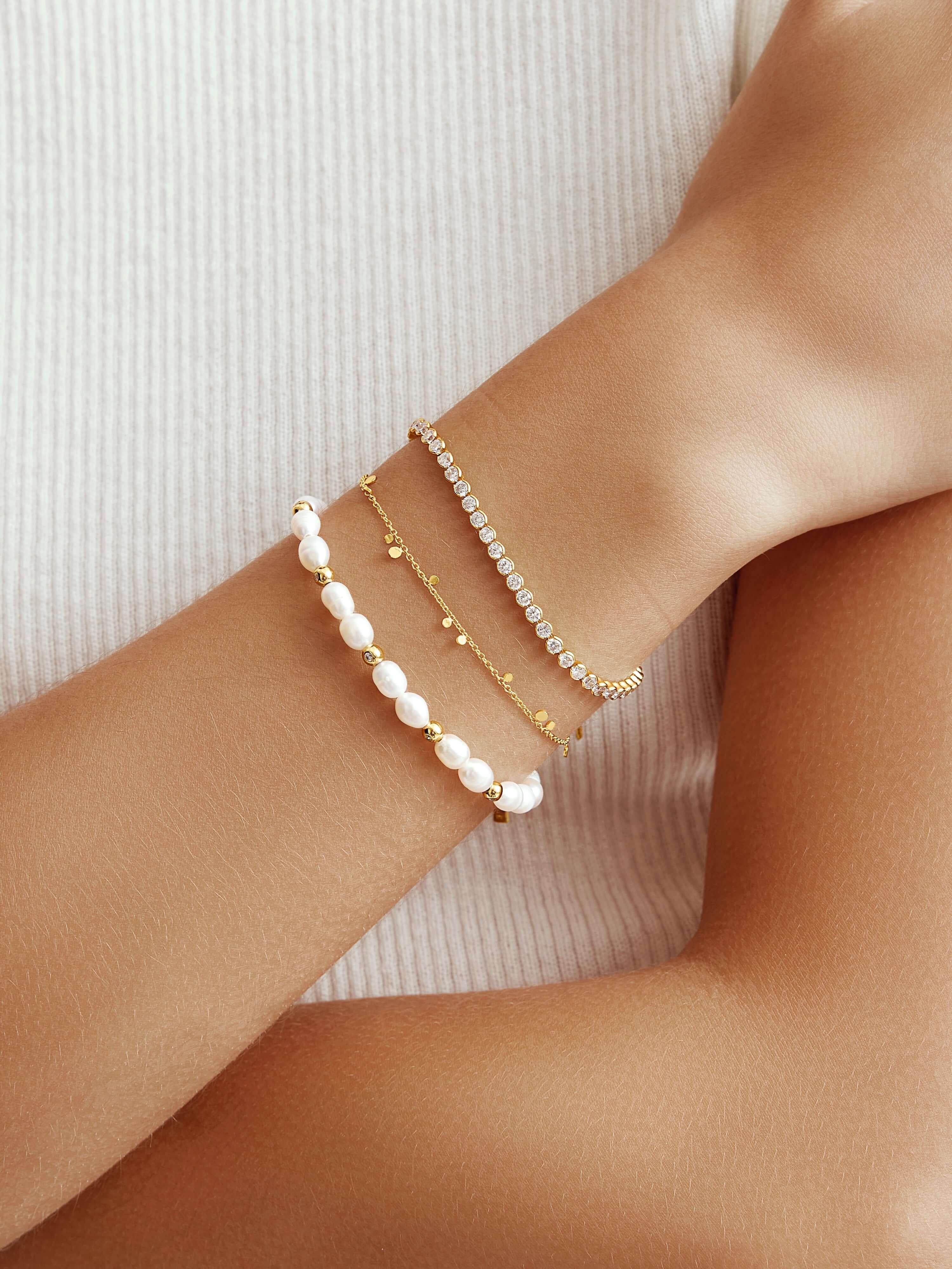 Gold Freshwater Pearl & White CZ Bezel Set Bracele
