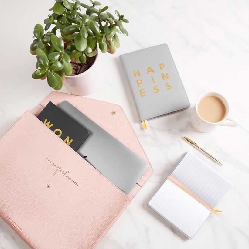 Beautifully Boxed A5 Notebook And Pen Set | Wonderful | Black