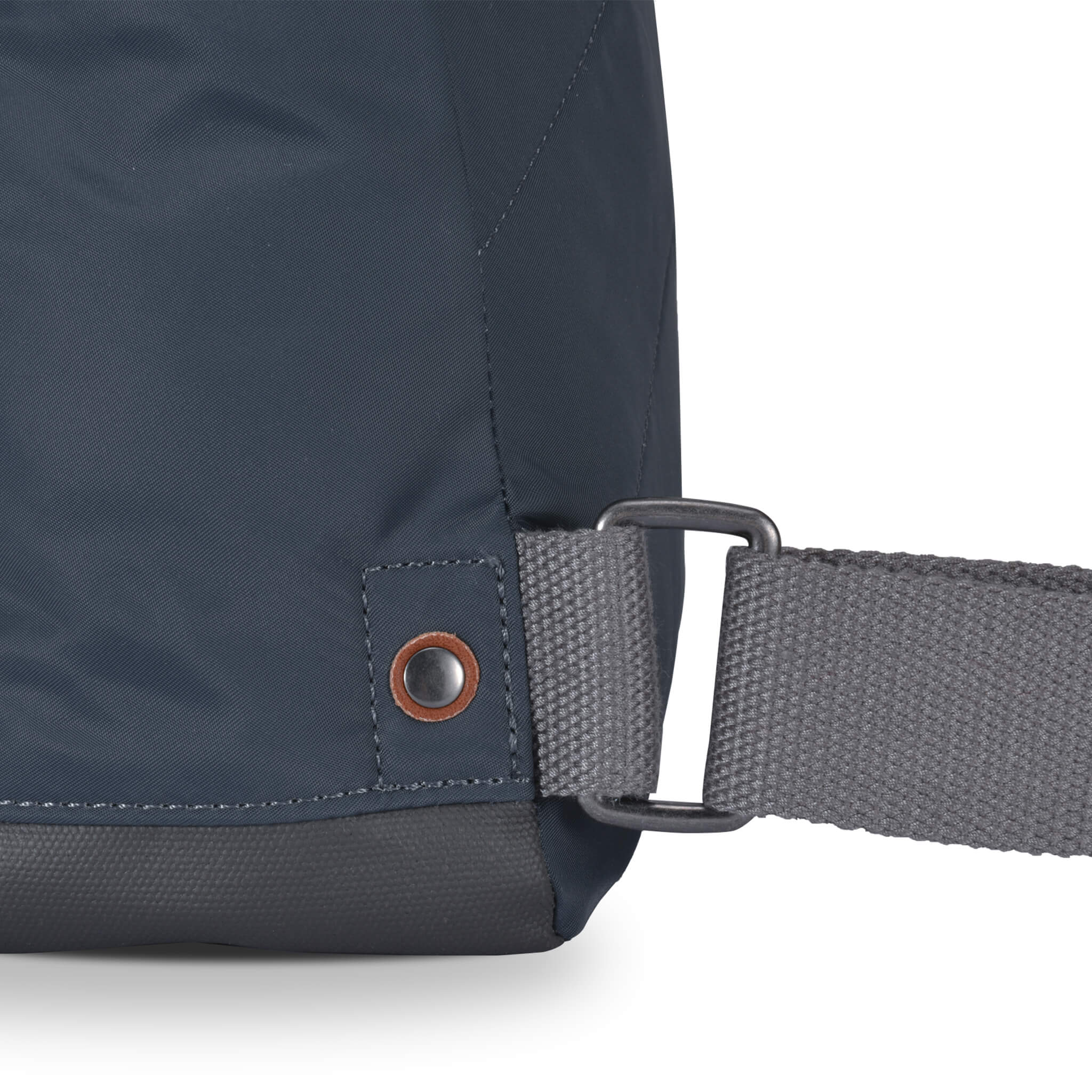 Bantry B Small Sustainable Nylon Smoke
