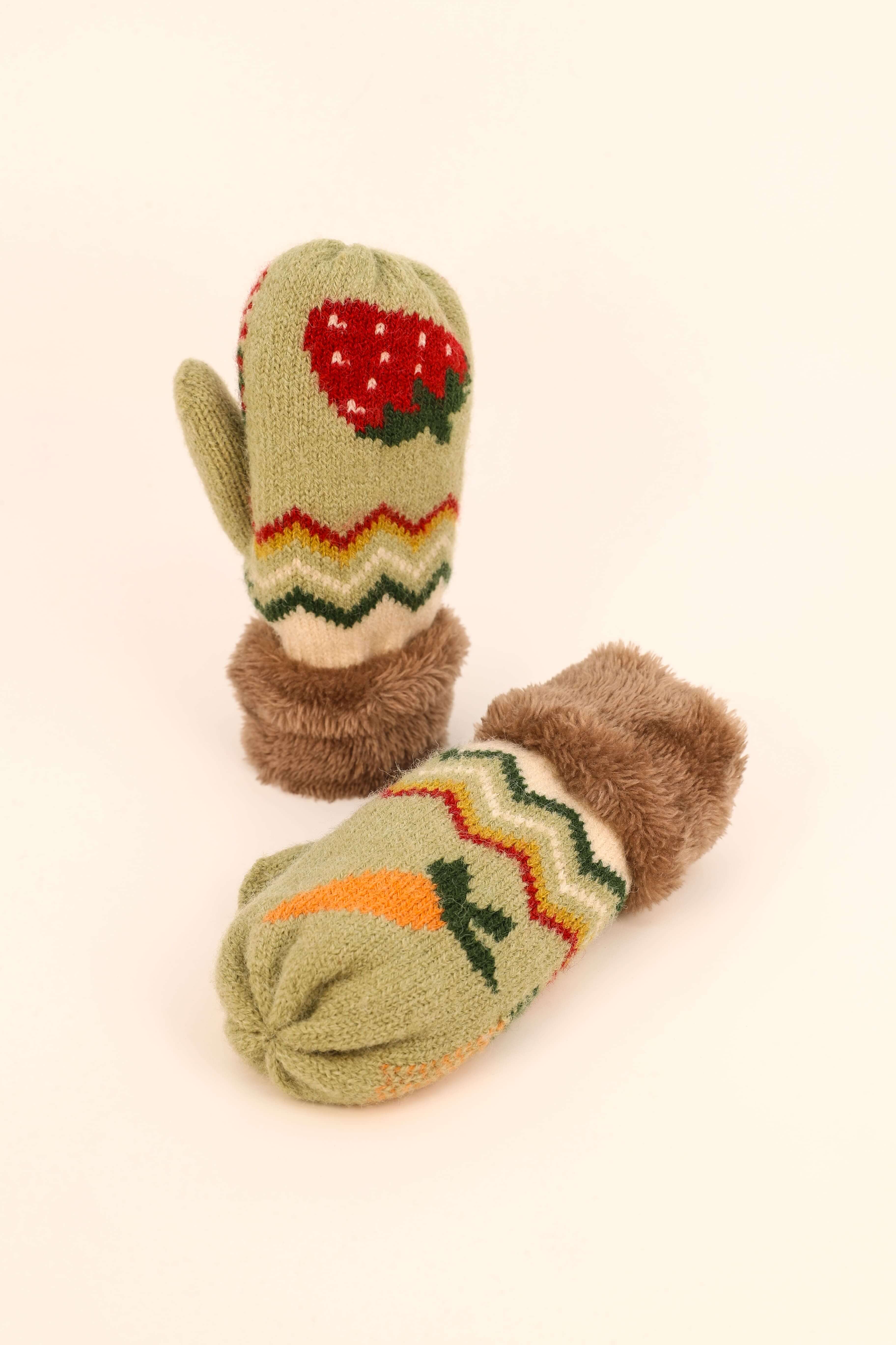 Kids Knitted Mittens - Strawberry/Carrot