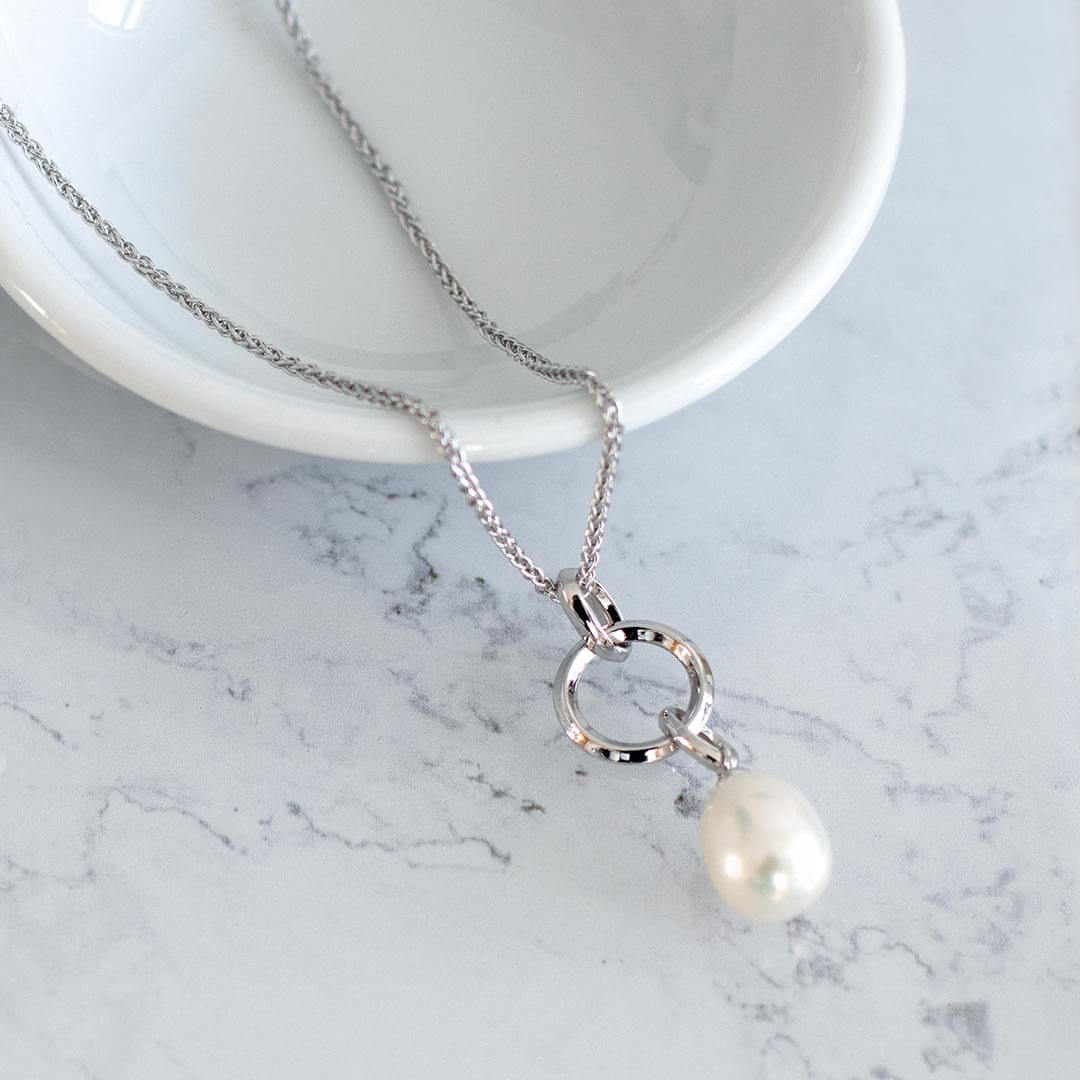 Revival Pearl Oval Pearl Necklace