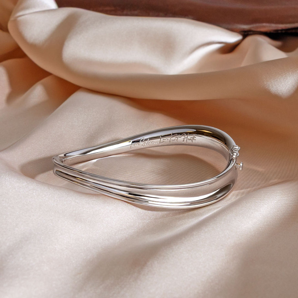 Serenity Hinged Bangle