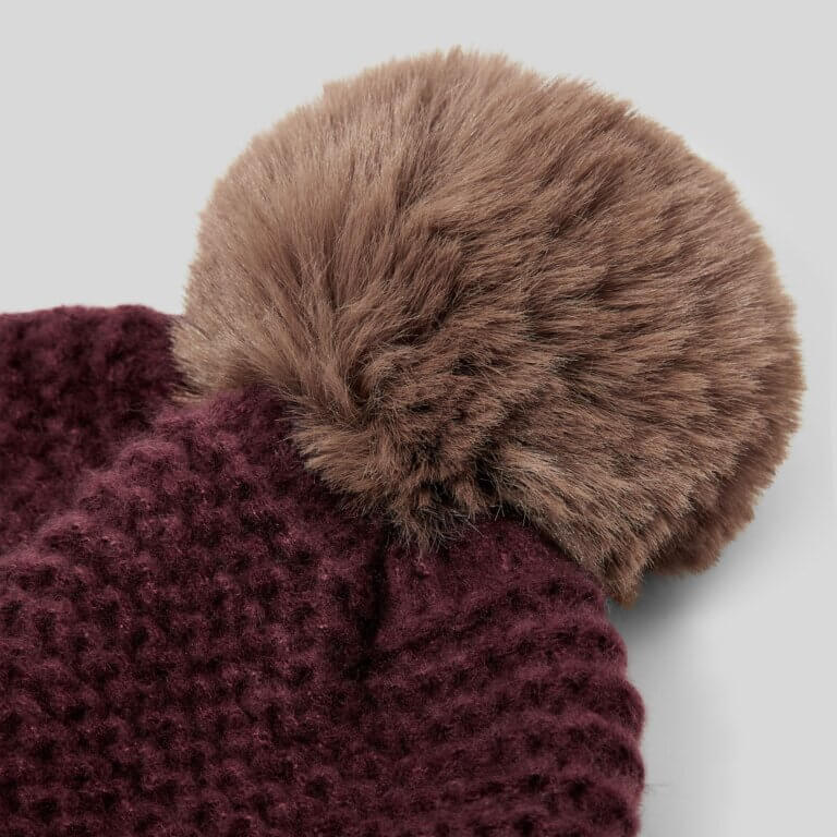 Chunky Knitted Hat | Plum | 20cm X 23cm X 1.5cm