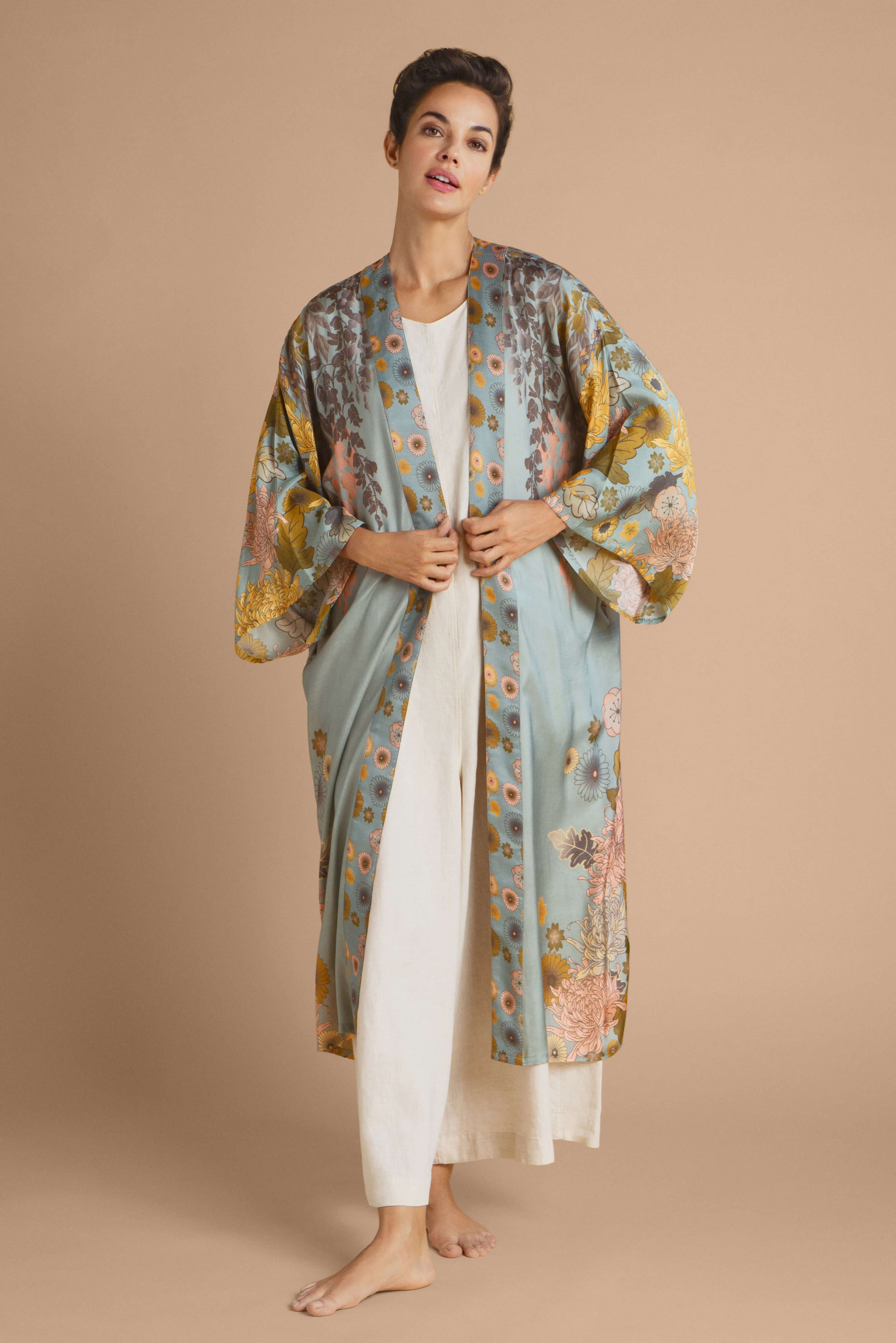 PRINTED KIMONO GOWN - Trailing Wisteria Ice