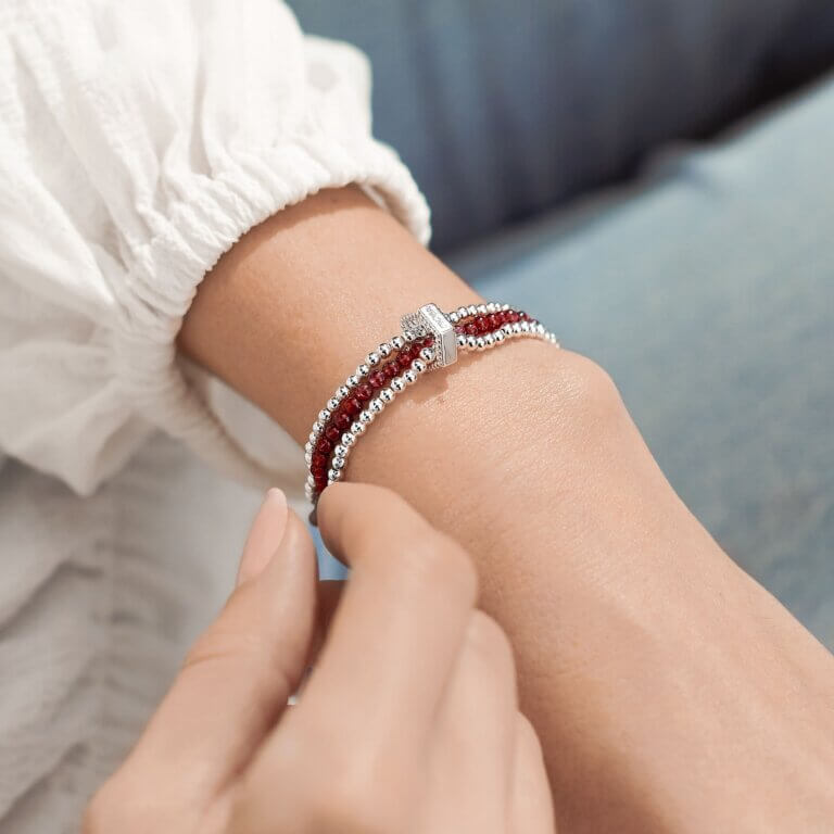 Wellness Stones | Garnet Bracelet | Silver | 17.5cm Stretch
