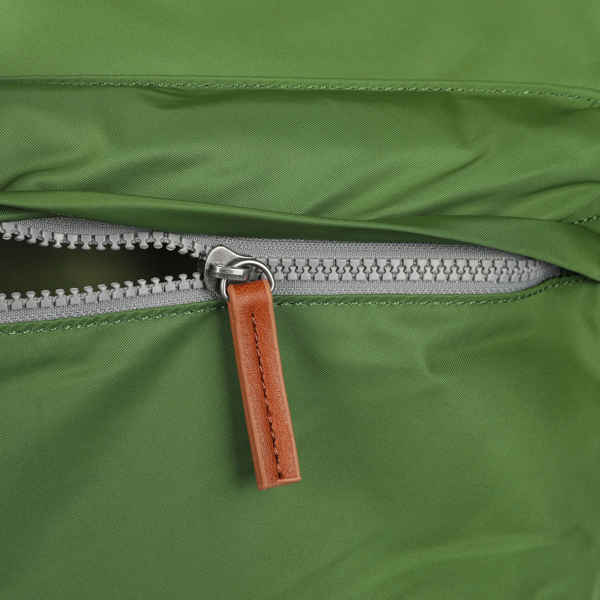 Kennington B Medium Sustainable Nylon Avocado