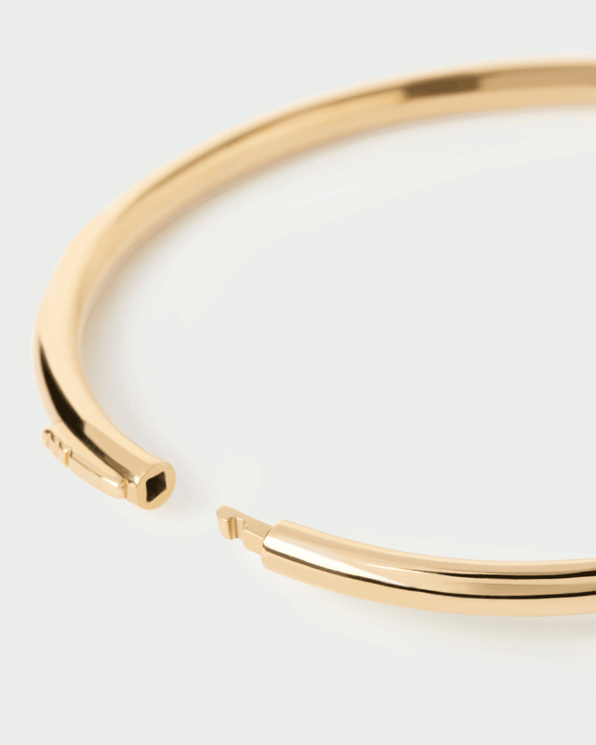 Twist 18k Gold Plated Bangle
