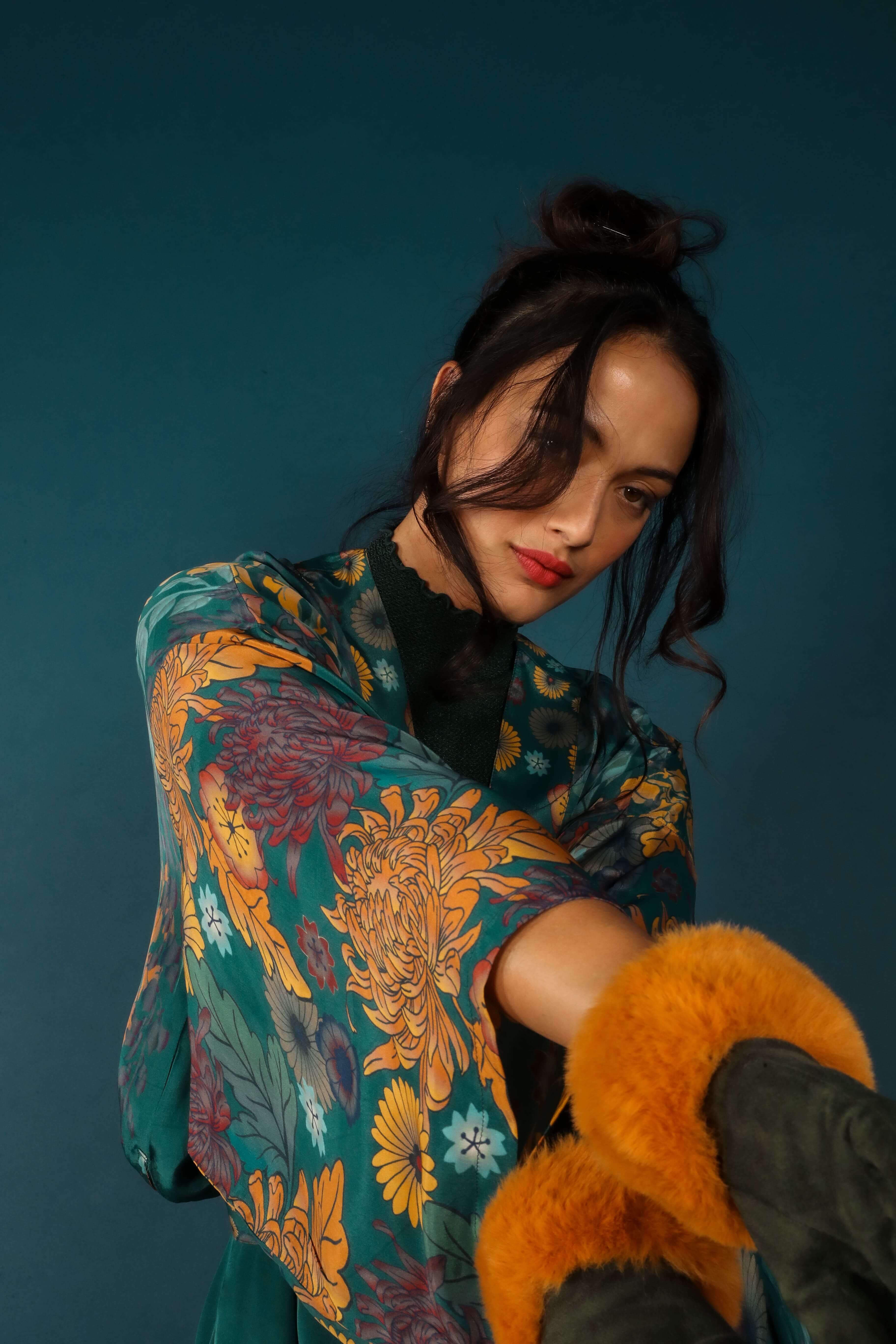 Luxury Kimono Gown Trailing Wisteria - Teal