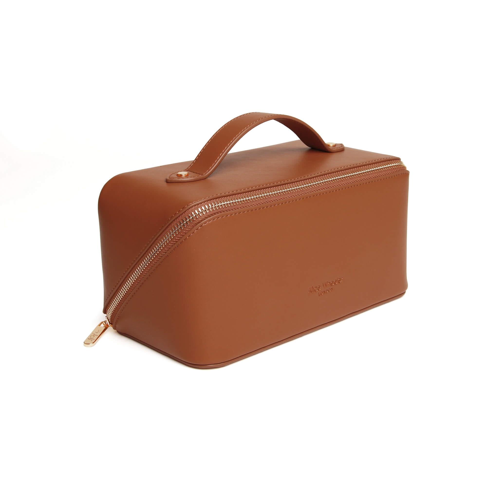 London Train Case In Tan