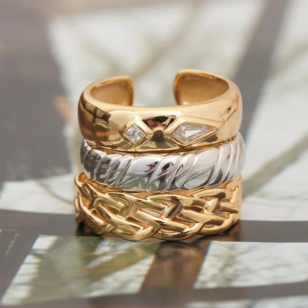 Smooth Twist Wide Band Ring