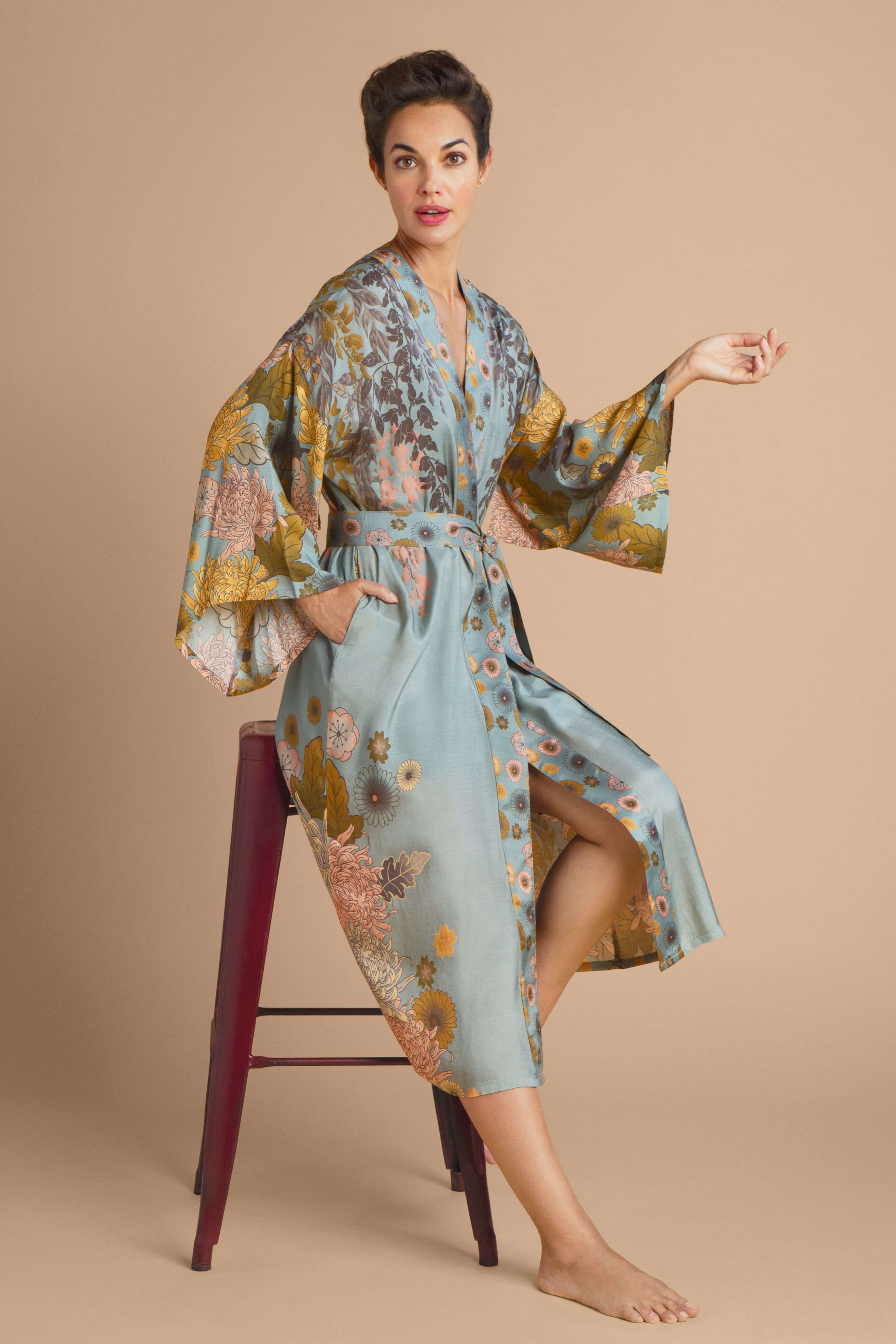 PRINTED KIMONO GOWN - Trailing Wisteria Ice