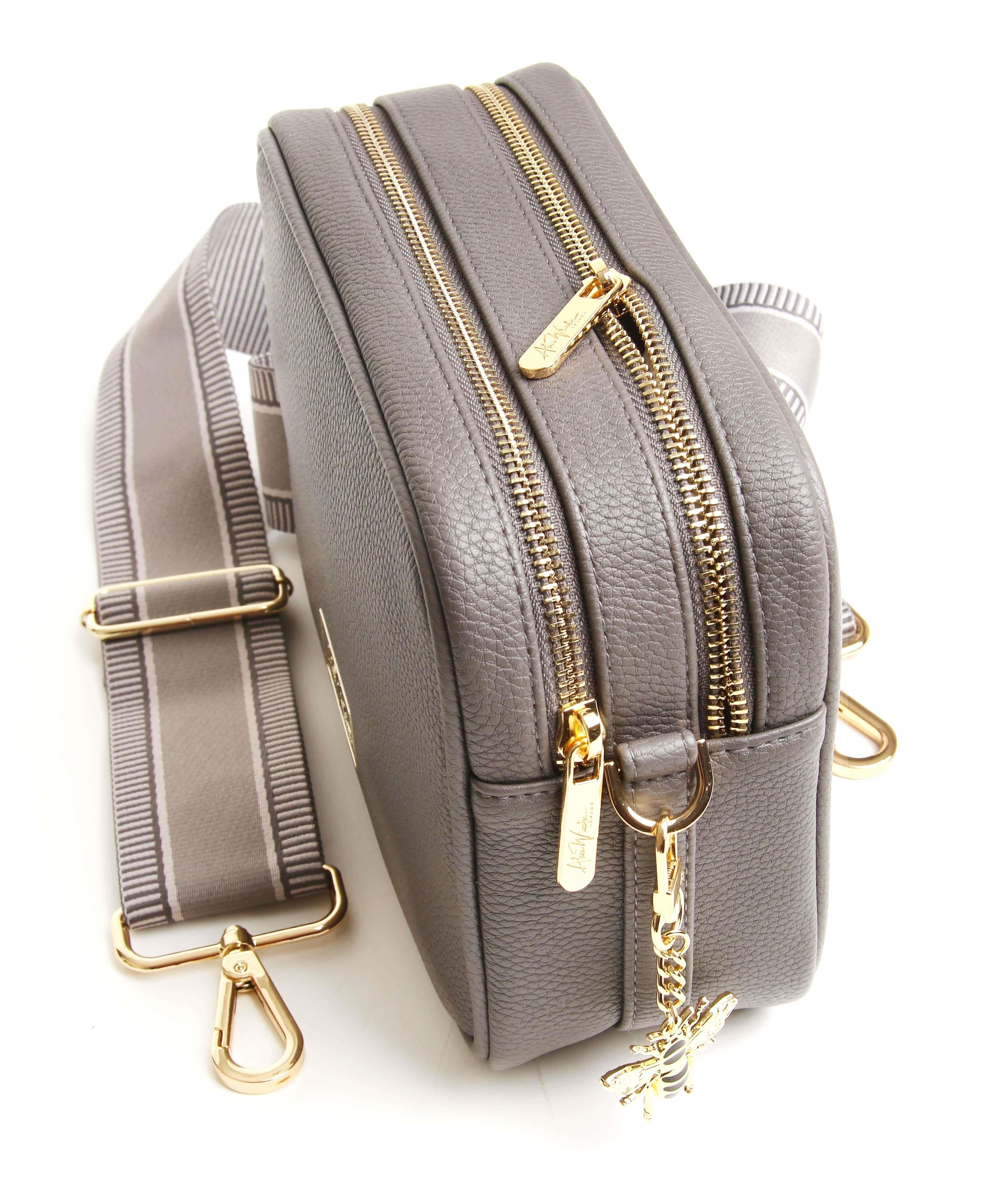 Soho DZ Crossbody Bag In Slate