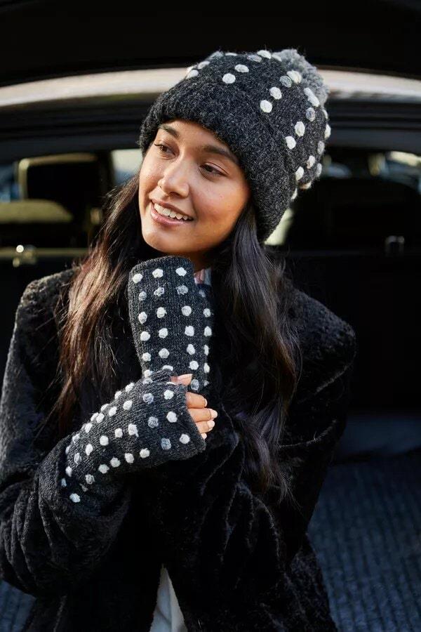 Kew Handwarmer In Charcoal
